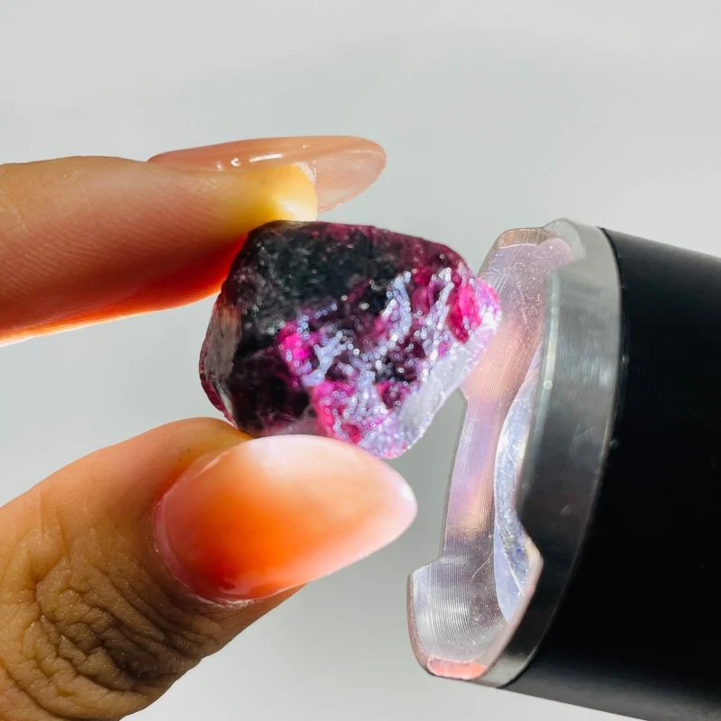Red Garnet Raw Stone Wholesale - Image 5