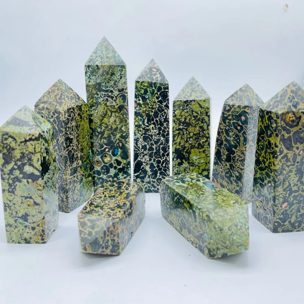 Green Dot Stone Mixed Natural Brass Four-Sided Tower Point Wholesale - Image 2