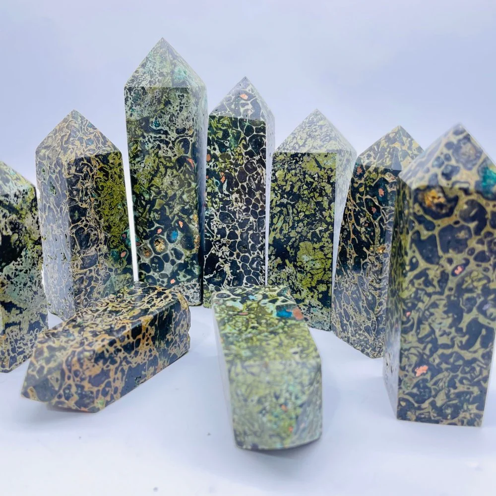 Green Dot Stone Mixed Natural Brass Four-Sided Tower Point Wholesale - Image 5