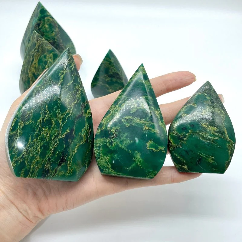 Green Mica Arrow Head Shape Wholesale - Image 2