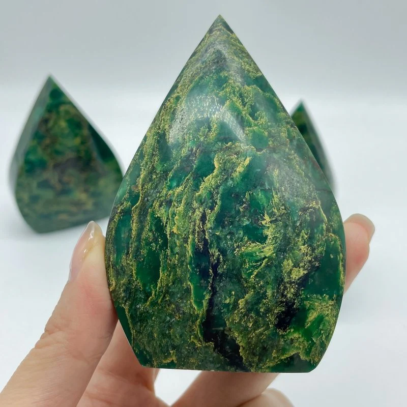 Green Mica Arrow Head Shape Wholesale - Image 3