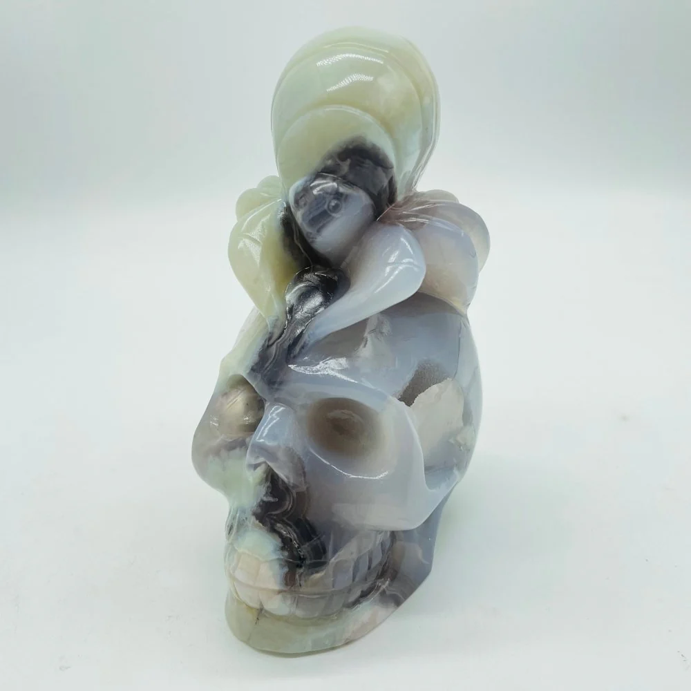 Green Sakura Flower Agate Beetle Skull Carving - Image 2
