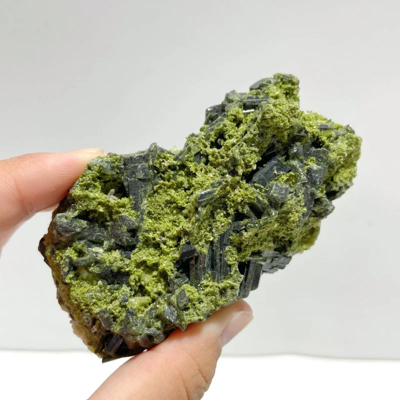 7 Pieces 2.13kg Beautiful Green Tourmaline Specimen For Collection - Image 3
