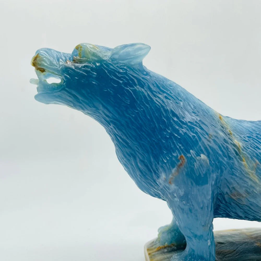 High Quality Large Blue Onyx Wolf Carving - Image 3