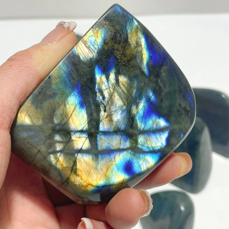 Beautiful Small Flash Blue Yellow Labradorite Home Decor Wholesale - Image 5