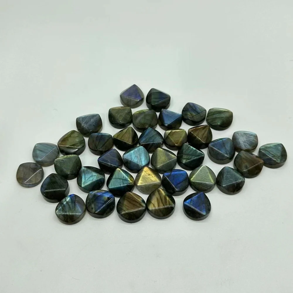 High Quality Labradorite Triangle Wholesale - Image 3