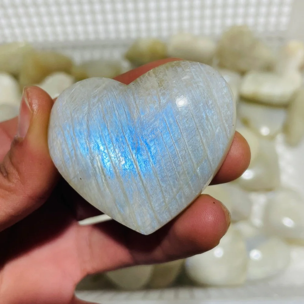 66 Pieces High Quality Moonstone Heart - Image 4