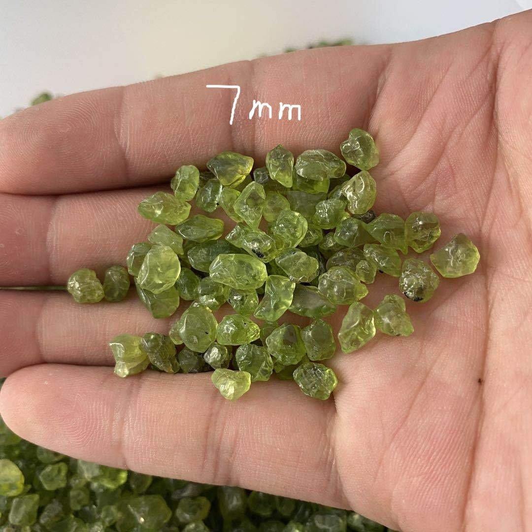 High Quality Peridot Gravel Chips Wholesale - Image 4