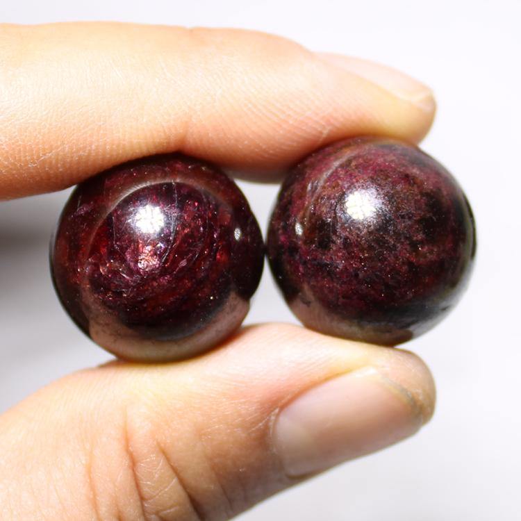 Garnet Ball 2cm With Star Light - Image 3