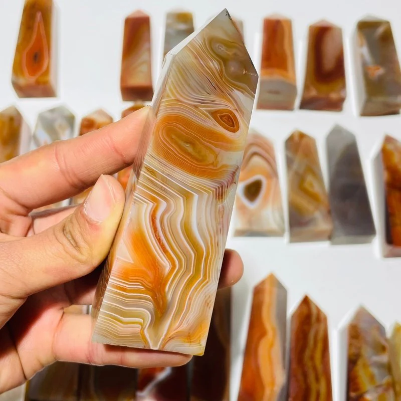 28 Pieces Four-Sided Carnelian Points - Image 8
