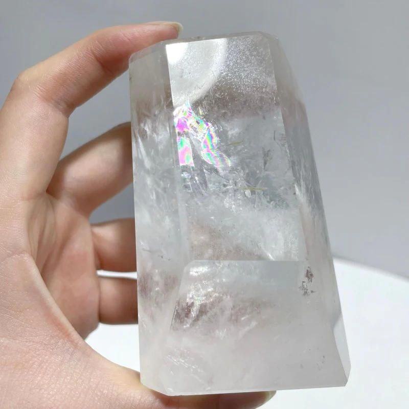 11 Pieces Large Clear Quartz Free Form - Image 5