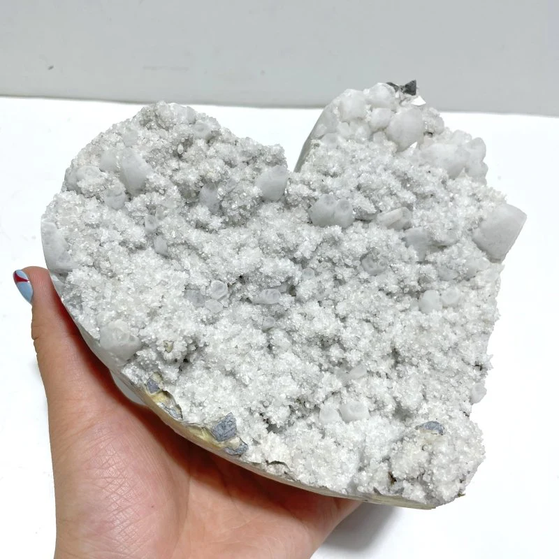 2 Pieces Large Quartz Cluster Heart - Image 3