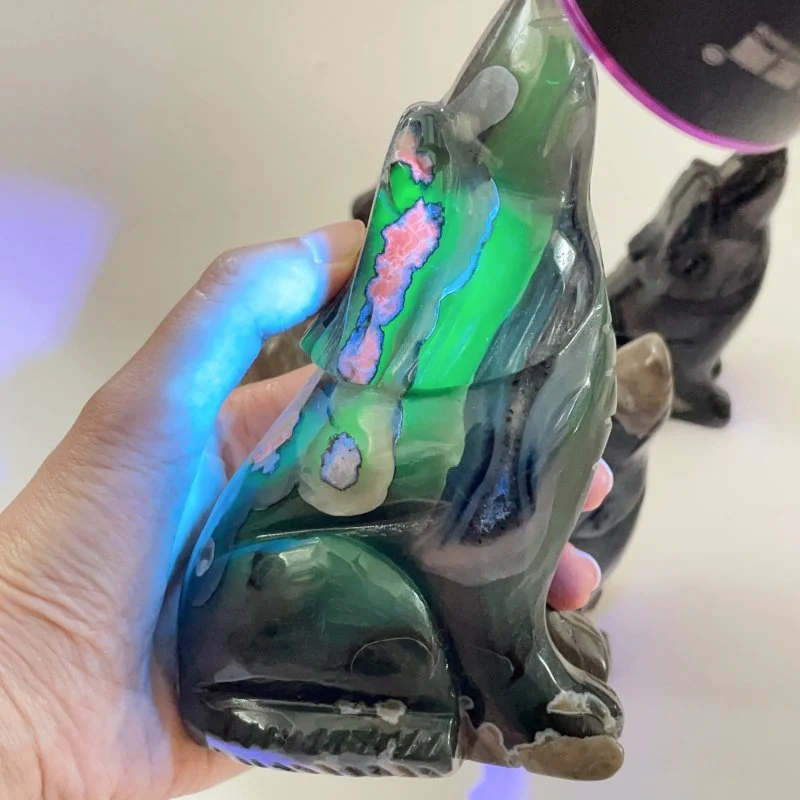 5 Pieces Large Volcanic Agate Wolf Carving(UV-Reactive) - Image 2