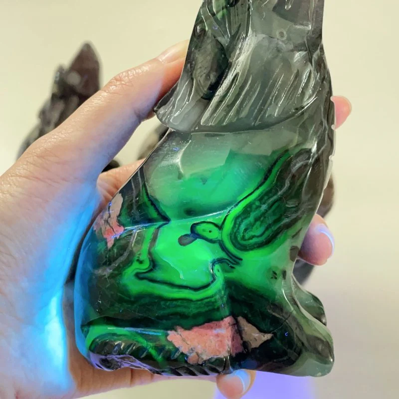 5 Pieces Large Volcanic Agate Wolf Carving(UV-Reactive) - Image 4
