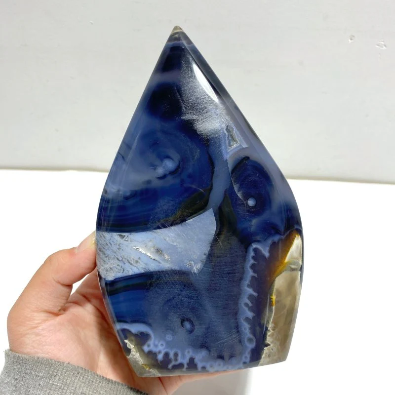 8 Pieces Large Volcano Agate Arrow Head Shape (UV-Reactive) - Image 6