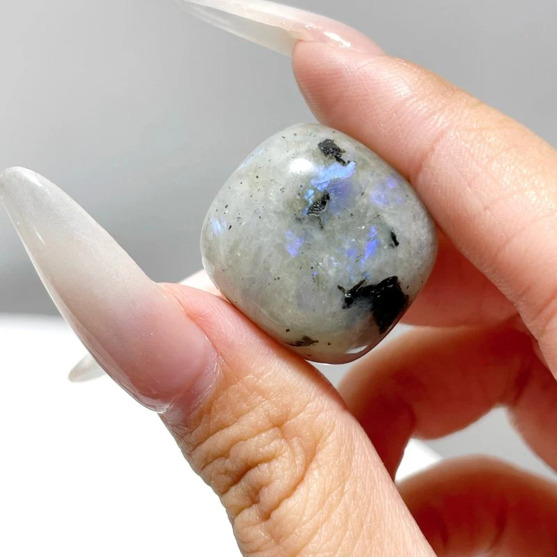 Light Color Labradorite Tumbled Wholesale - Image 7