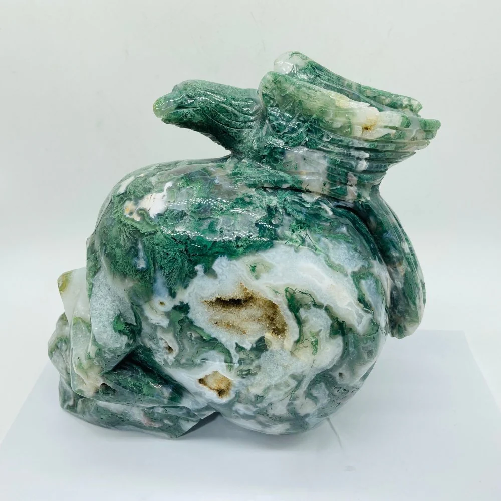 Beautiful Large Moss Agate Bird Skull Carving - Image 3