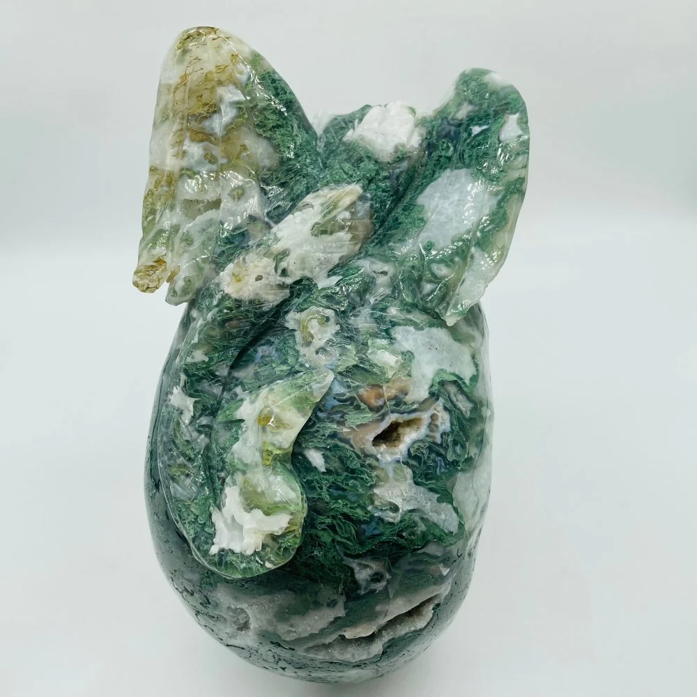 Large Moss Agate Flying Dragon Standing On Skull Carving - Image 4