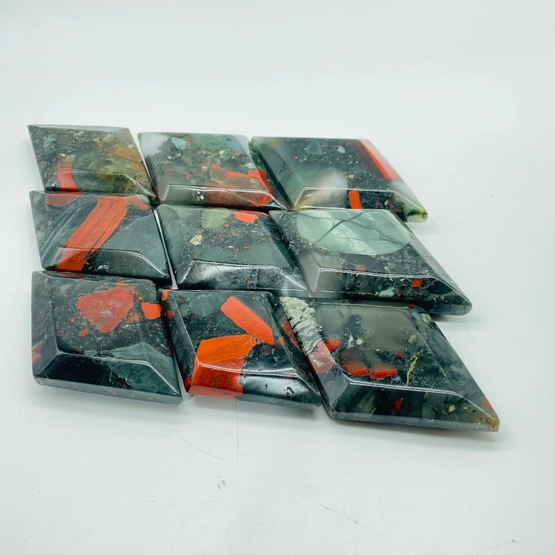 Natural Africa Blood Rhombus Shaped Carving Wholesale - Image 3