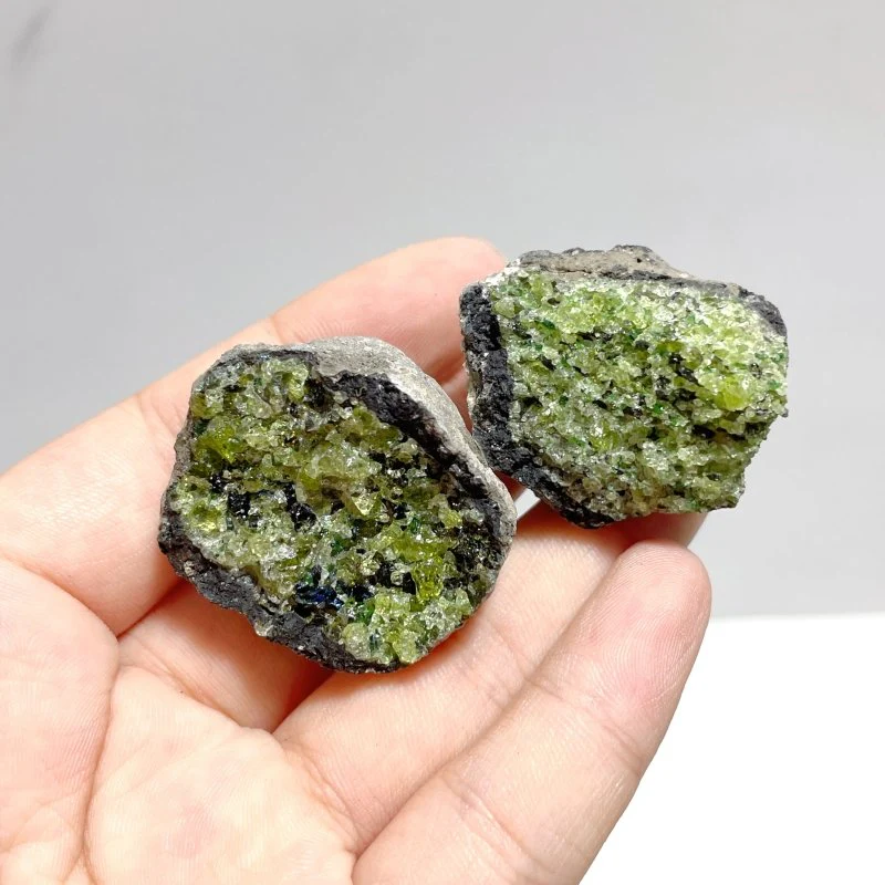 70 Pieces Peridot Raw Stone Specimen - Image 2