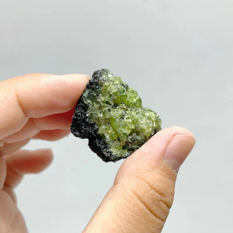 70 Pieces Peridot Raw Stone Specimen - Image 5