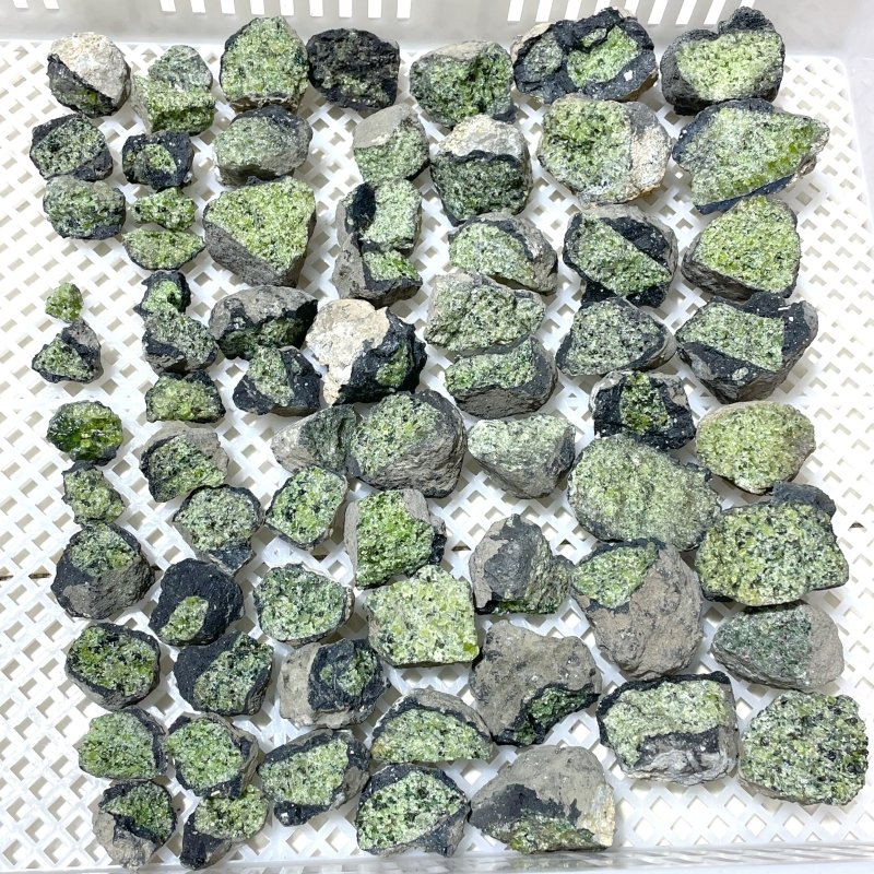 70 Pieces Peridot Raw Stone Specimen - Image 7