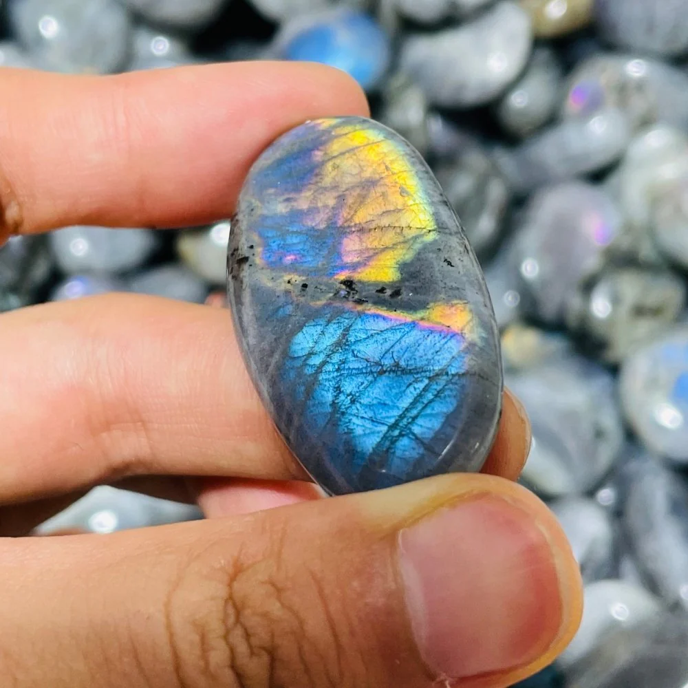 7.77kg(17lbs) Small Purple Blue Labradorite Palm - Image 4