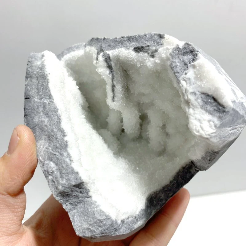 35 Pieces Raw Clear Quartz Cluster Specimen For Collection - Image 5