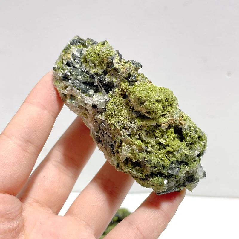 15 Pieces Raw Green Tourmaline Specimen For Collection - Image 9