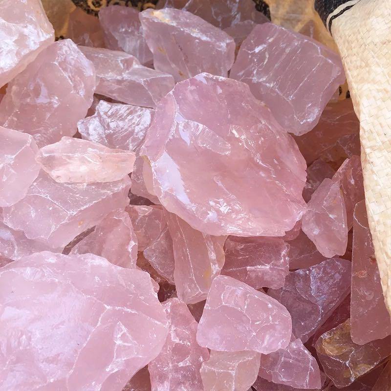 Raw Rose Quartz Crystal Rough Stone Wholesale - Image 3