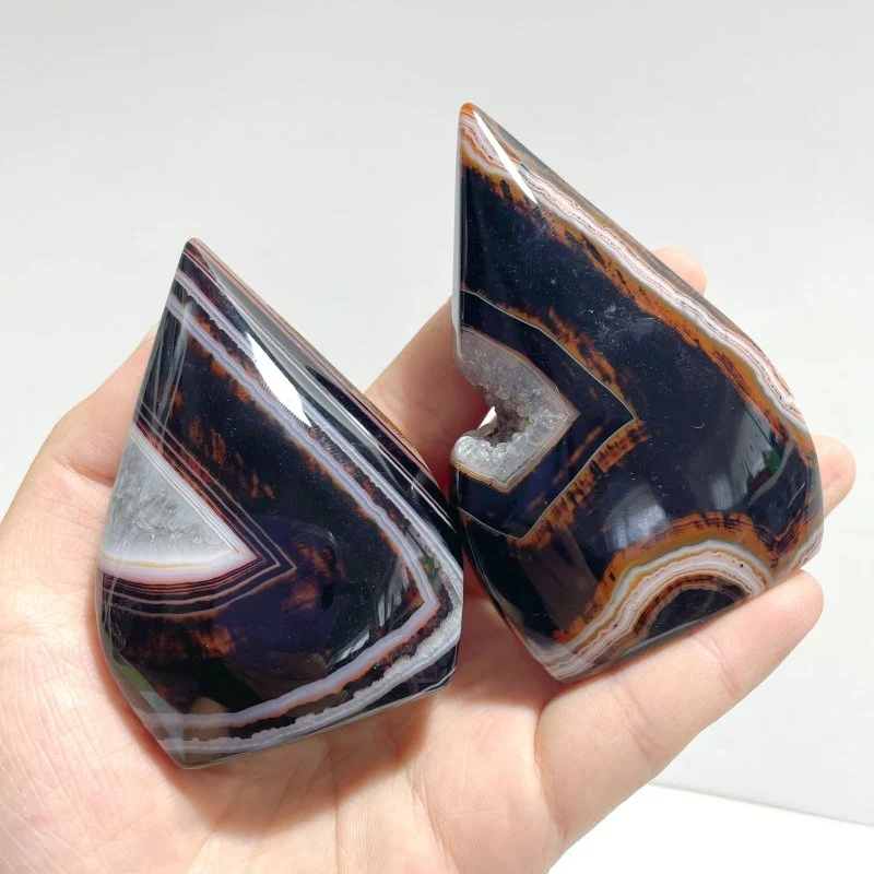 Red&Black Stripe Agate Mixed Quartz Arrow Head Shape Wholesale - Image 7