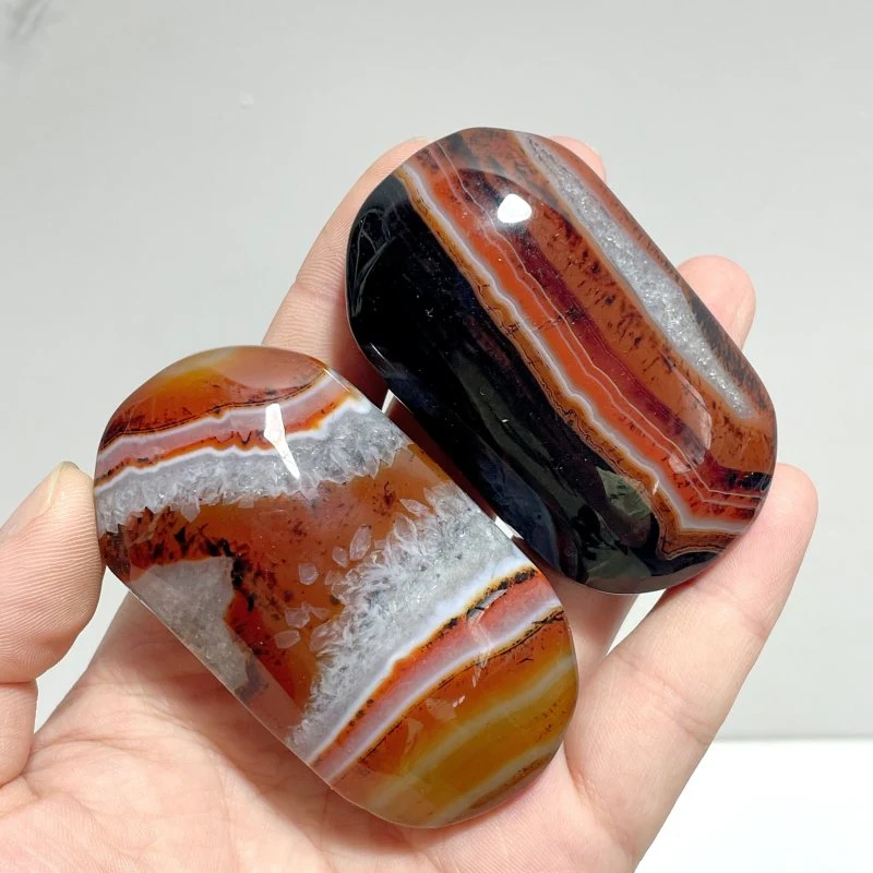 Red&Black Stripe Agate Mixed Quartz Palm Wholesale
