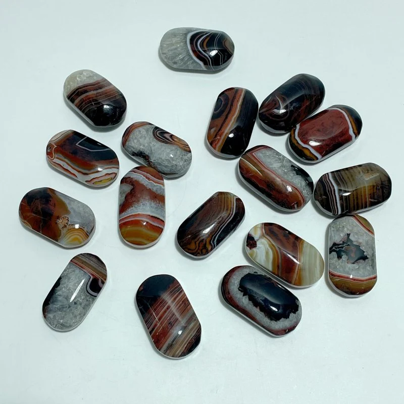 Red&Black Stripe Agate Mixed Quartz Palm Wholesale - Image 2