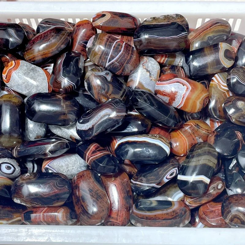 Red&Black Stripe Agate Mixed Quartz Palm Wholesale - Image 6