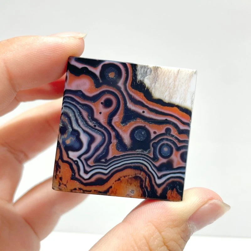 Red&Black Stripe Agate Mixed Quartz Standable Cube Wholesale - Image 6
