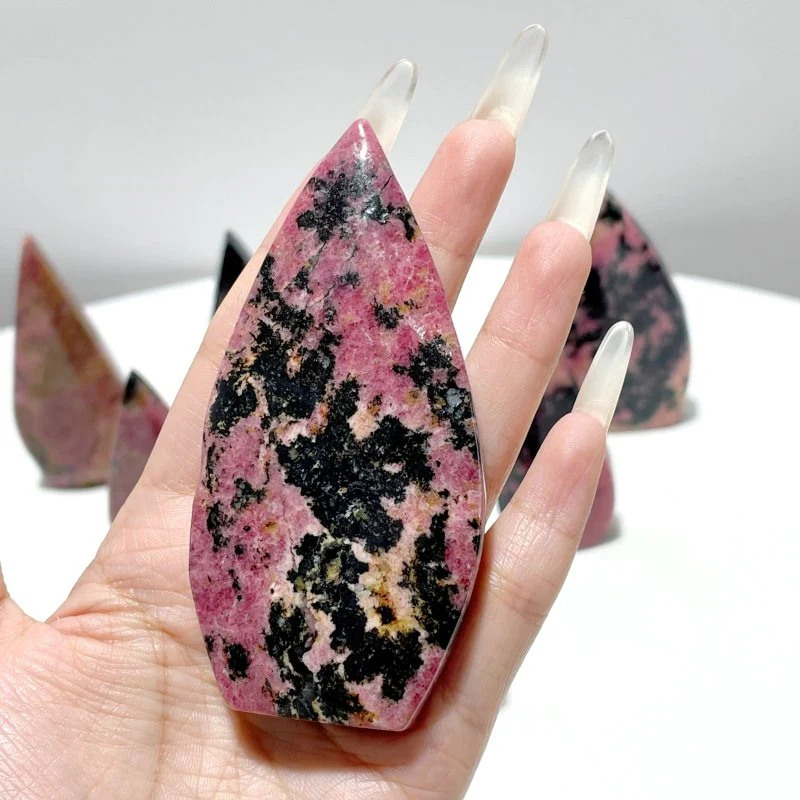 Rhodonite Arrow Head Shape Wholesale - Image 3
