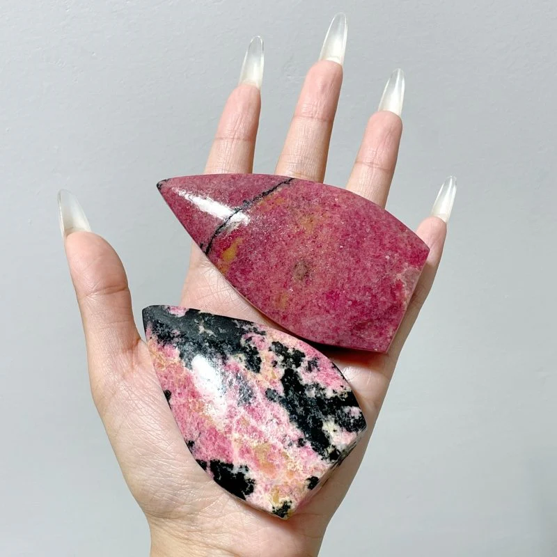 Rhodonite Arrow Head Shape Wholesale - Image 4