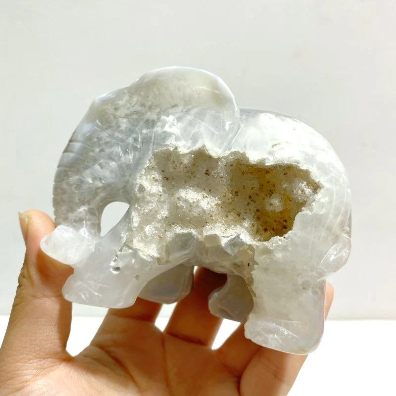 6 Pieces Small Geode Agate Druzy Elephant Carving - Image 4