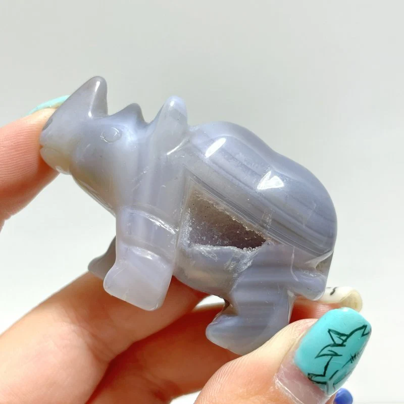 10 pieces Small Geode Agate Druzy Rhino Carving - Image 2
