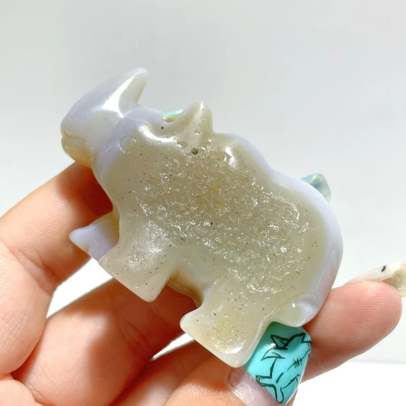 10 pieces Small Geode Agate Druzy Rhino Carving - Image 3