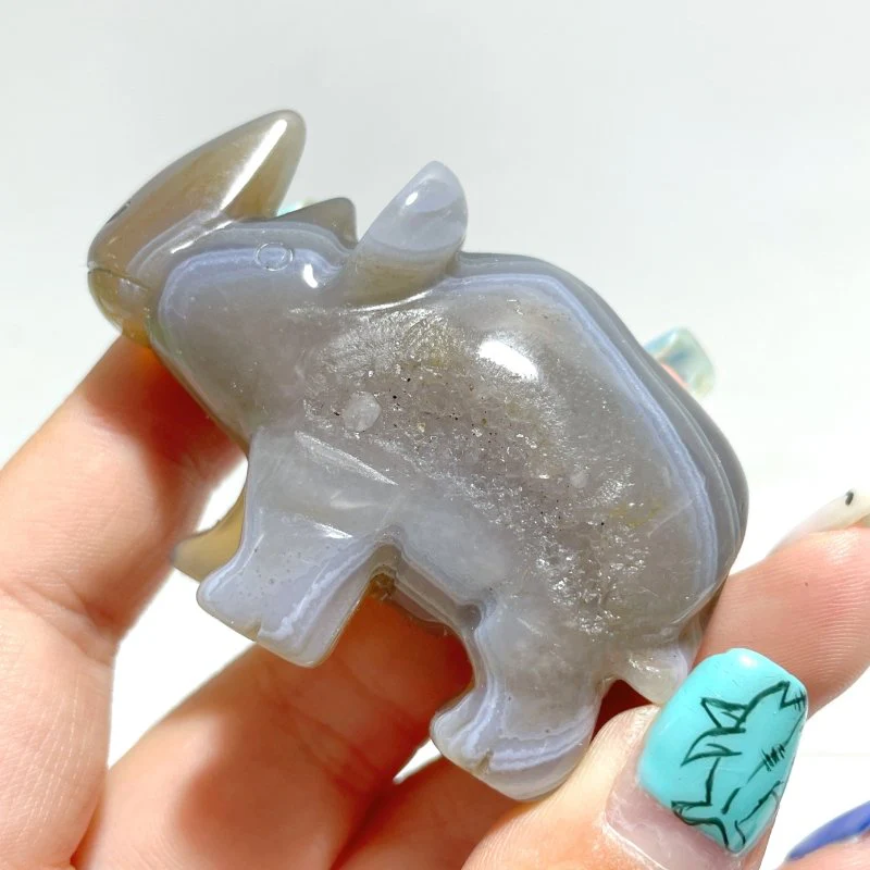 10 pieces Small Geode Agate Druzy Rhino Carving - Image 4