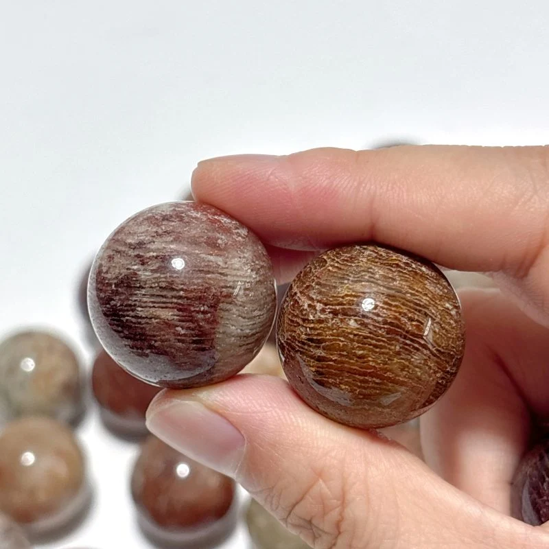 Thousand Layer Garden Quartz Spheres Wholesale - Image 3
