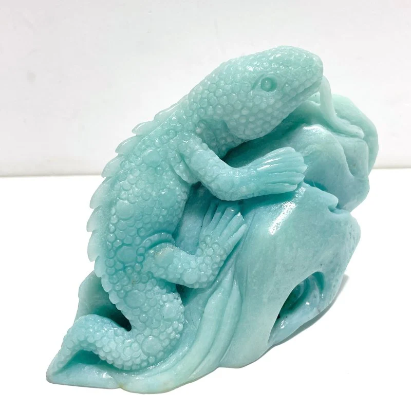Unique Caribbean Calcite Lizard Carving - Image 2