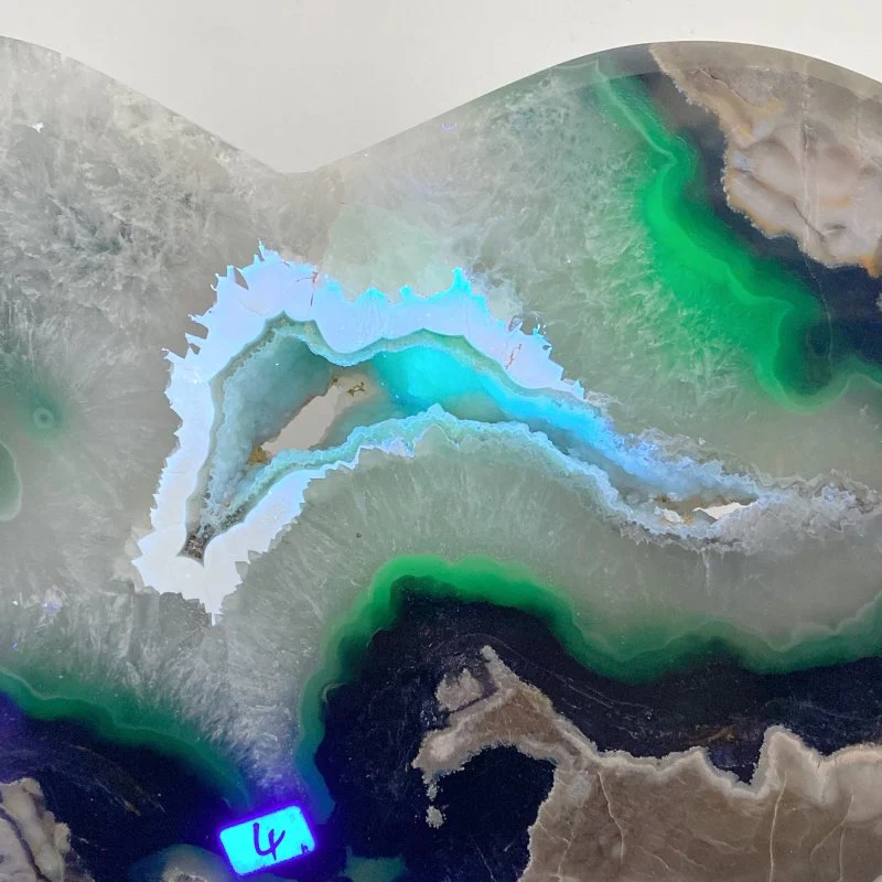 Unique Geode Druzy Volcano Agate Heart Carving With Stand(UV-Reactive) #1 - Image 3