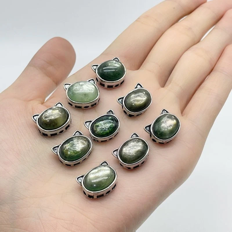 Unique Green Mica Crystal Cat Head Shape Wholesale - Image 4