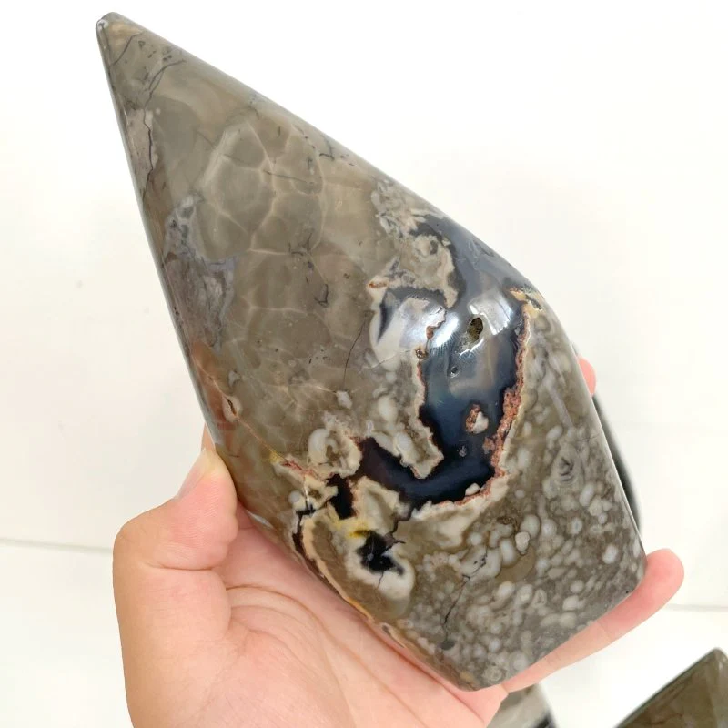 7 Pieces Large Volcano Agate Arrow Head Shape (UV-Reactive) - Image 6
