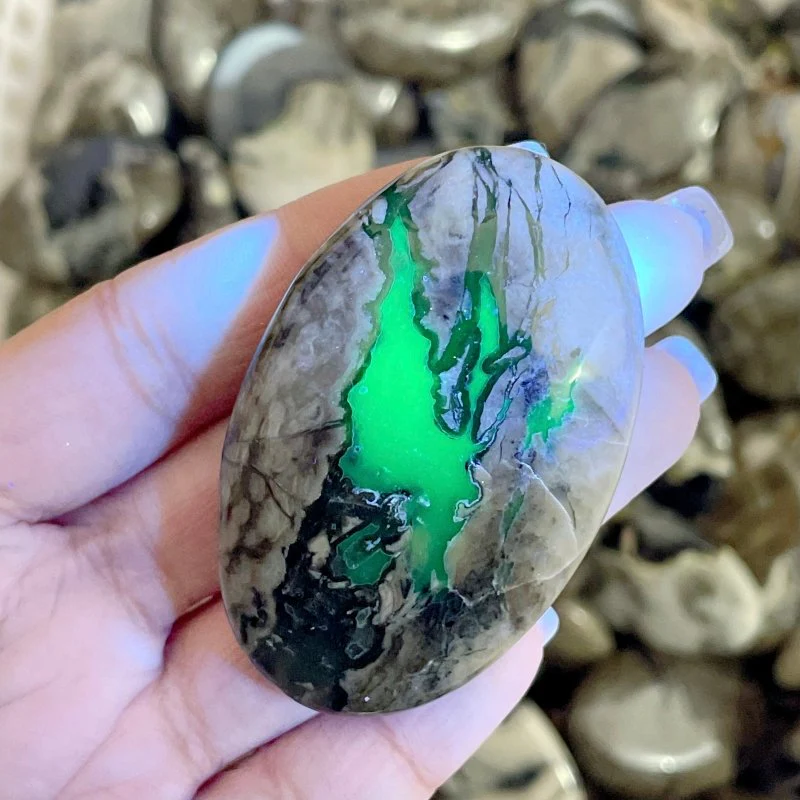 Beautiful Volcano Agate Palm Wholesale(UV-Reactive) - Image 2