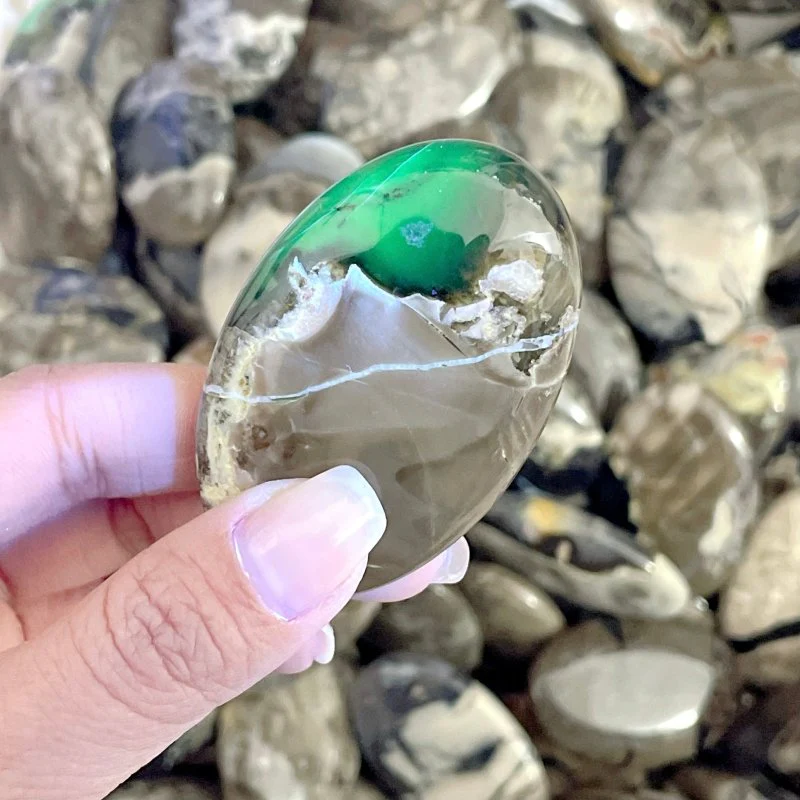 Beautiful Volcano Agate Palm Wholesale(UV-Reactive) - Image 3