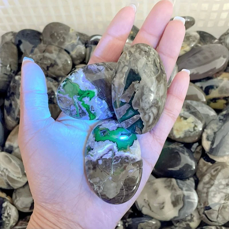 Beautiful Volcano Agate Palm Wholesale(UV-Reactive) - Image 4