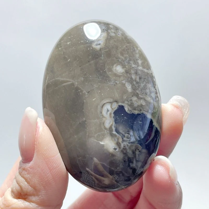 Beautiful Volcano Agate Palm Wholesale(UV-Reactive) - Image 7